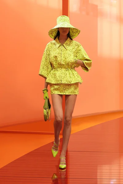 Look 29